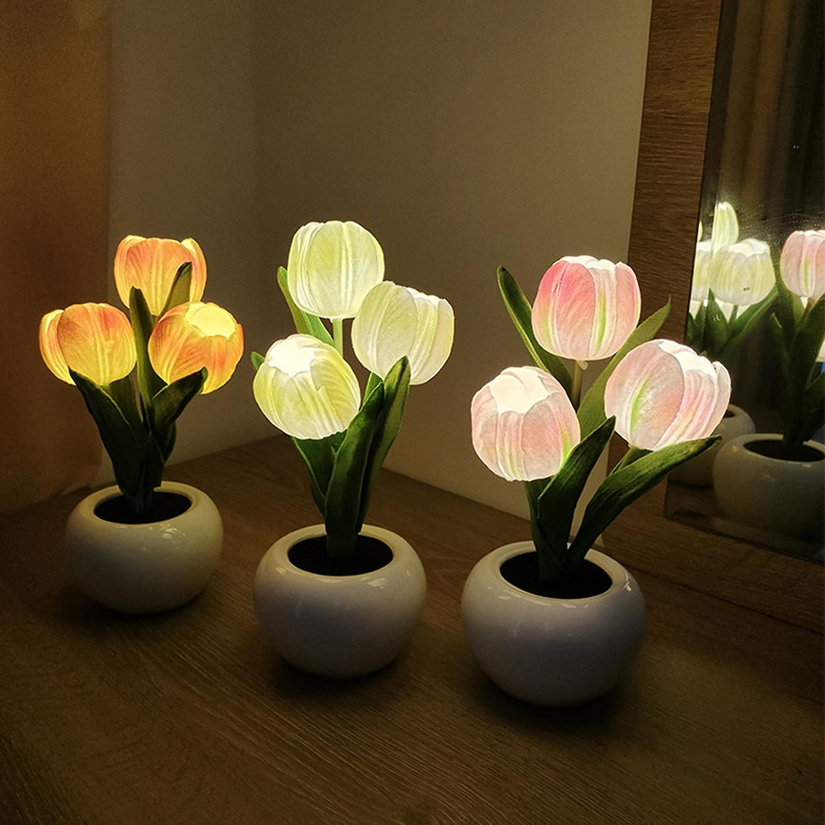 Tulp Nachtlampje – LED Tulpen Lamp, Bloemenlamp met 3 of 6 Tulpen, Oplaadbaar of op Batterijen, Sfeerlamp – LumiTulip