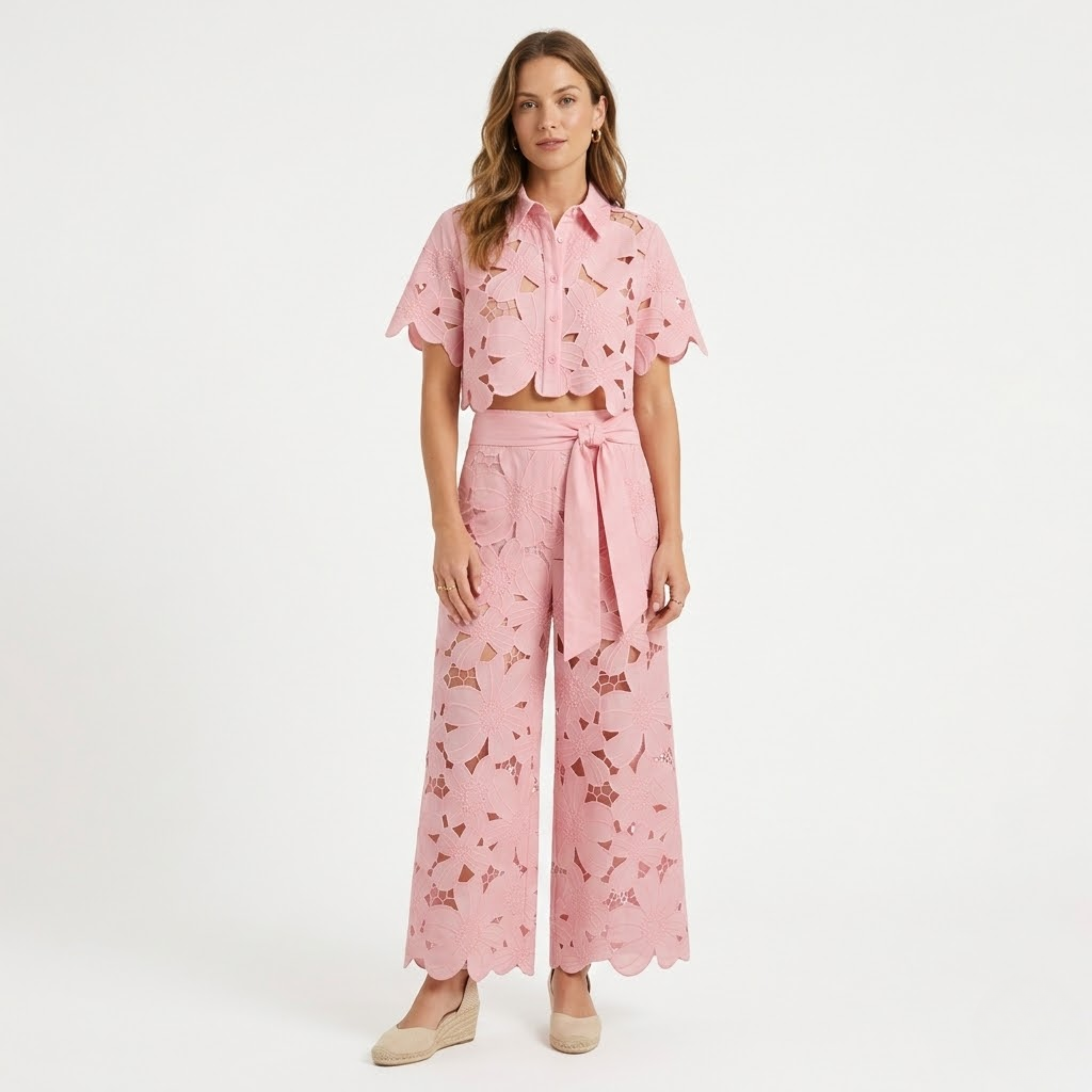Dames tweedelige set met kanten crop top en wijde broek