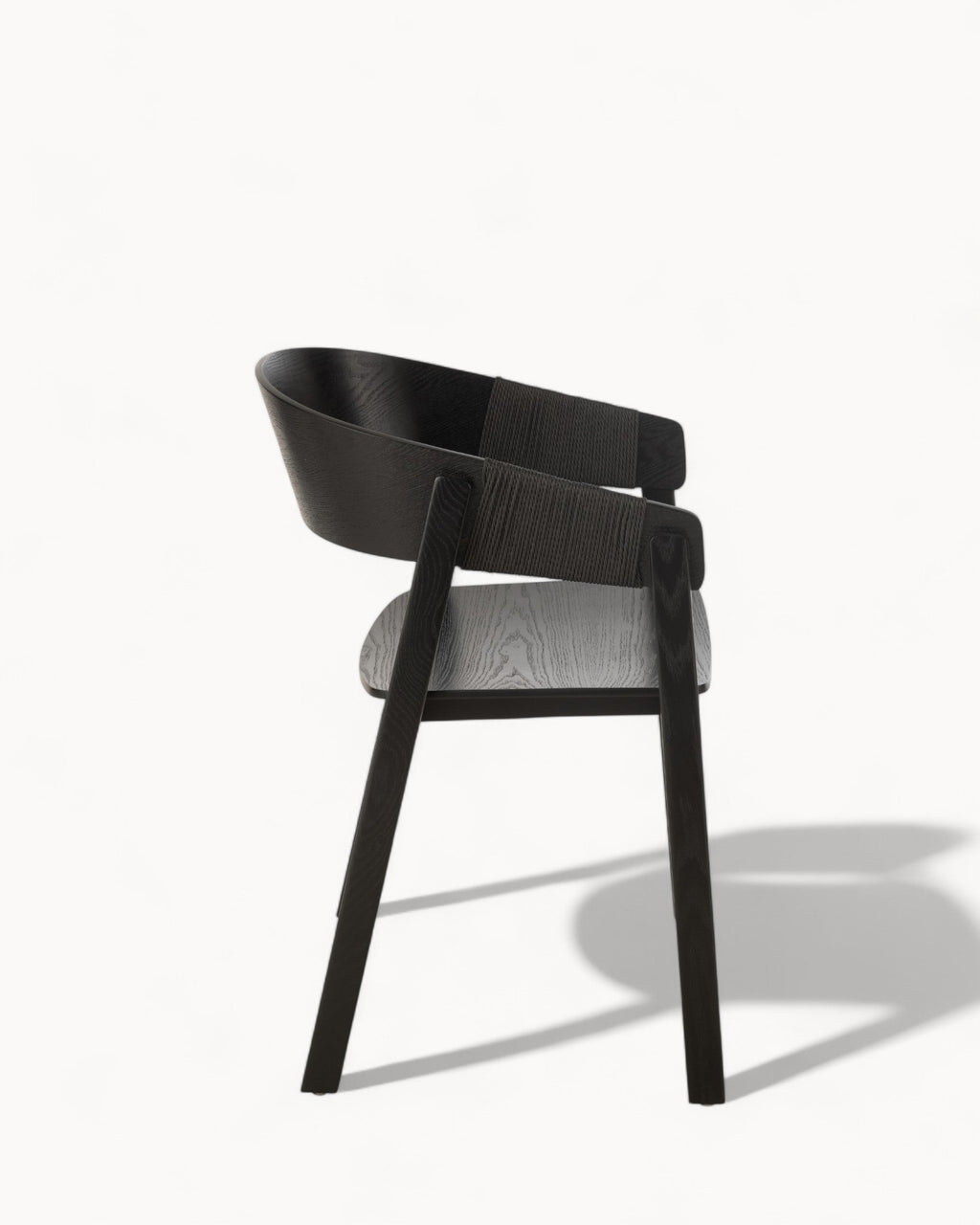 Eetkamerstoel van Essenhout met Zwart Touw – Minimalistisch en Comfortabel Ontwerp voor Moderne Interieurs 2