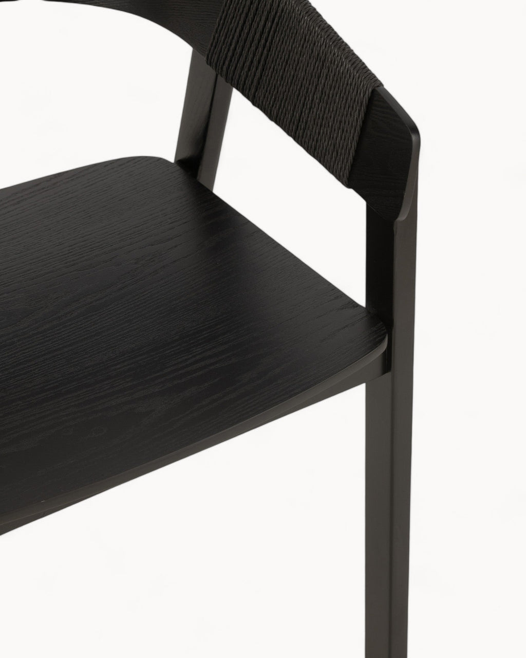 Eetkamerstoel van Essenhout met Zwart Touw – Minimalistisch en Comfortabel Ontwerp voor Moderne Interieurs 6