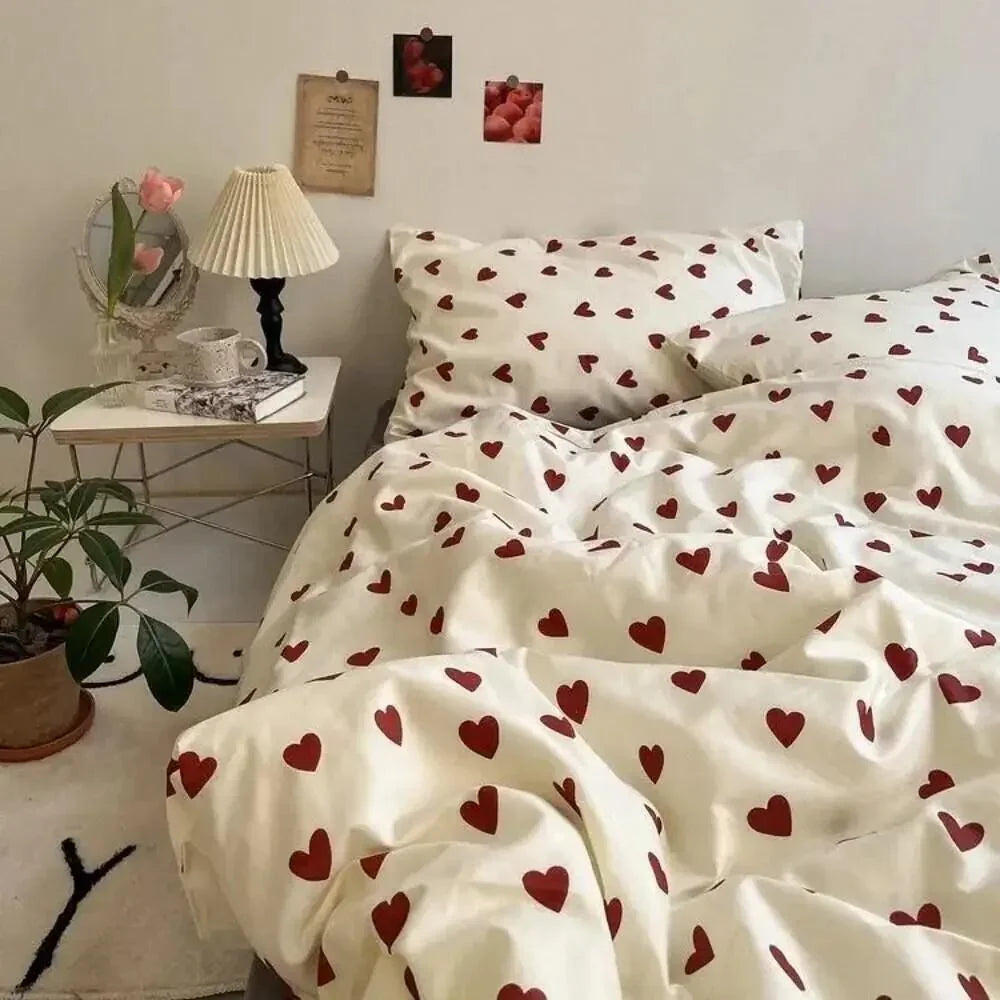 Love Heart Beddengoedset – Elegante Dekbedovertrek met Kussenslopen en Laken, Verkrijgbaar in Enkel, Dubbel en Queen Maten 0