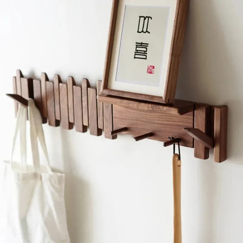 Massief Houten Kapstok Muur met Pianotoets Ontwerp – Ruimtebesparend en Duurzaam met Kapstokhaken 1