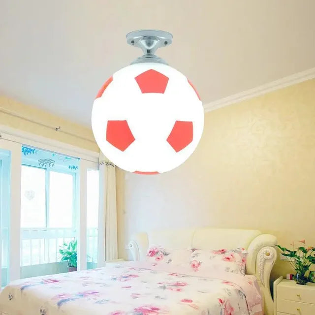 Speelse Voetbal Plafondlamp – Voetbal & Basketbal Lamp voor Jongenskamer & Kinderkamer, Dimbare LED, Glazen Bol – GoalBright