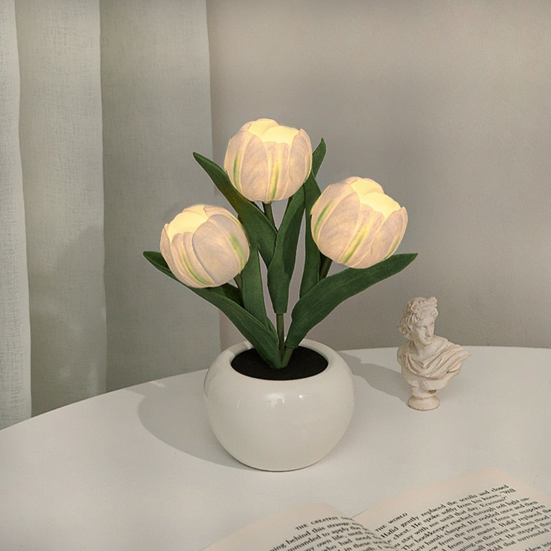 Tulp Nachtlampje – LED Tulpen Lamp, Bloemenlamp met 3 of 6 Tulpen, Oplaadbaar of op Batterijen, Sfeerlamp – LumiTulip 3 Wit
