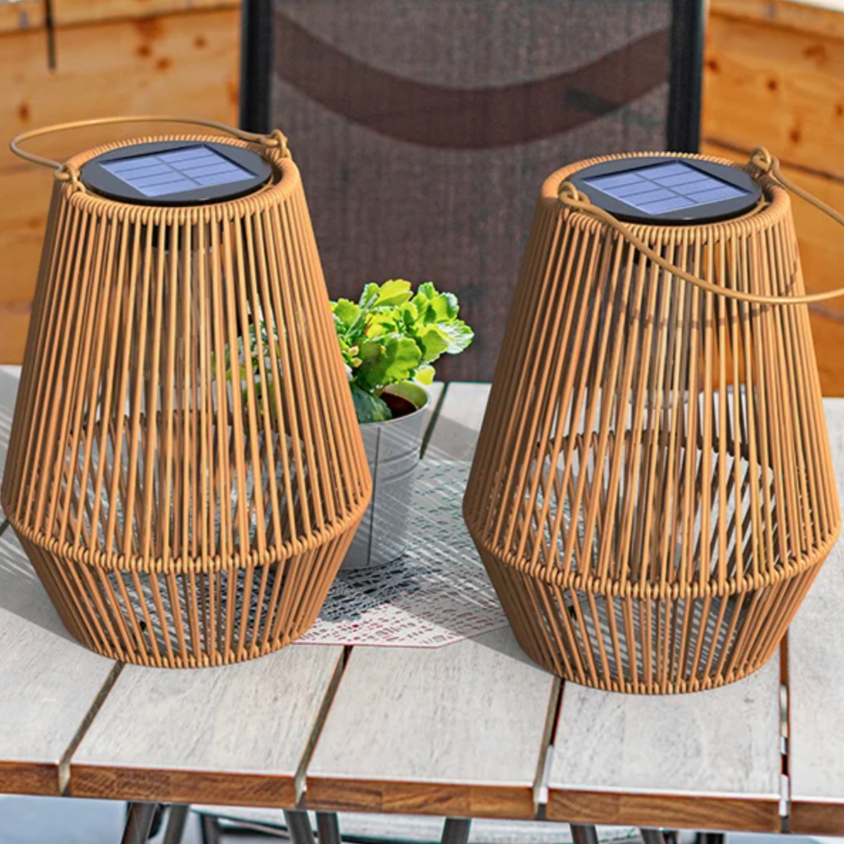 Solarlantaarn in Rotanlook – Solar Tuinlantaarn met LED & Schemersensor, Waterdicht IP65, 21 cm