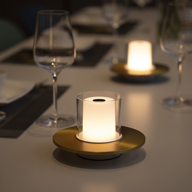 Draadloze Kaarslamp – Oplaadbare LED Tafellamp met Gebaarbediening, Warmwit 2400K, tot 18 Uur, Goud of Zilver – LumiFlame Goud