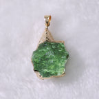 Fijne Moldaviet Ketting – Groene Moldaviet Hanger, Handgemaakt met Verstelbare Ketting – Zahara Lyra