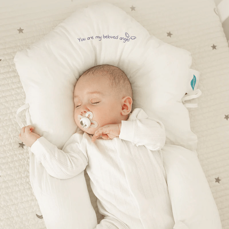 DreamNest | Hypoallergeen Baby-Slaapkussen - Ergonomisch Ademend Hoofdkussen tegen Plagiocefalie (Afplatting) met Wasbare Biologische Katoenen Hoes