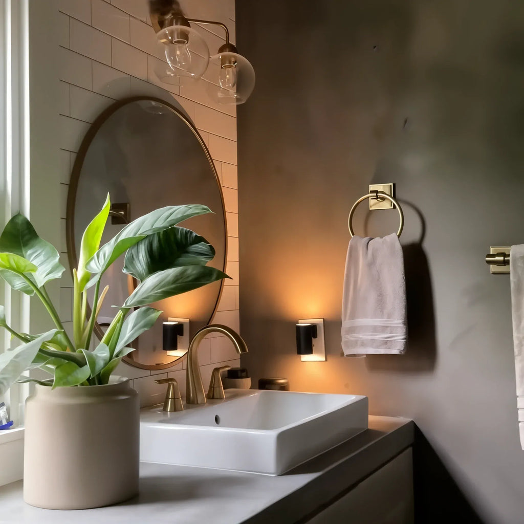 NightLuxe Bauhaus-design Nachtlampje – Dimbaar LED Stopcontact Nachtlampje met Schemersensor, Warmwit 3000K, voor Gang & Slaapkamer