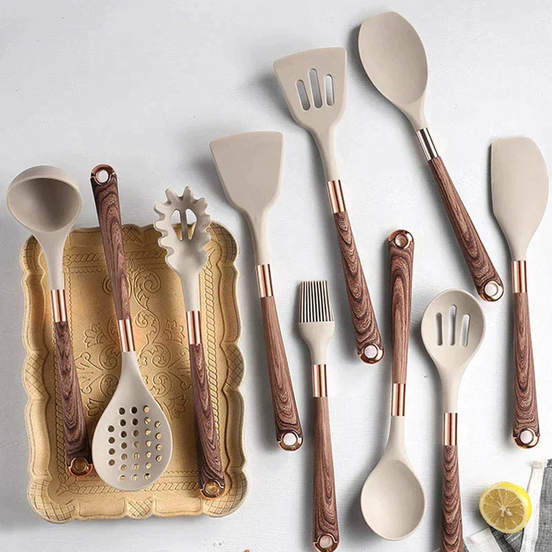 Siliconen Keukengerei met Houten Handvat – 10-delige Voedselveilige Kookgerei Set – KitchenElegance