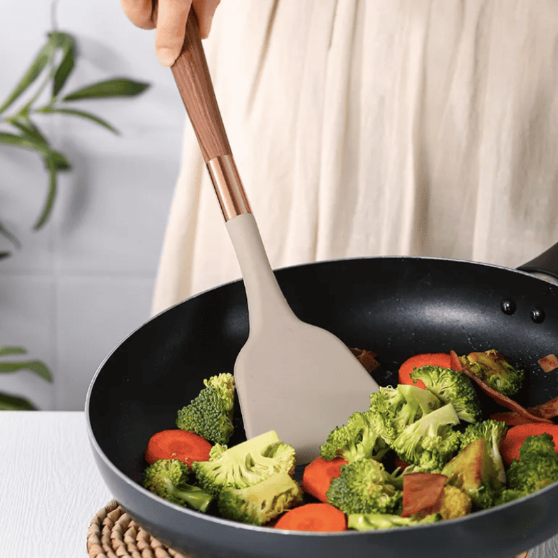 Siliconen Keukengerei met Houten Handvat – 10-delige Voedselveilige Kookgerei Set – KitchenElegance