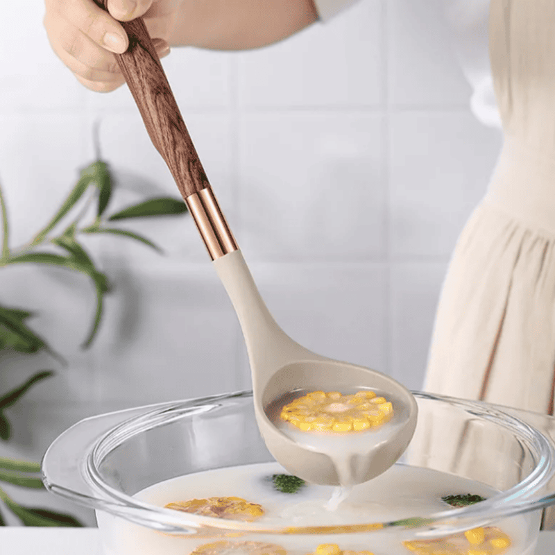 Siliconen Keukengerei met Houten Handvat – 10-delige Voedselveilige Kookgerei Set – KitchenElegance